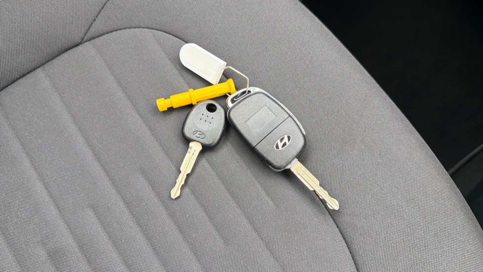 Hyundai i10 1.0 MPi SE Connect 5dr Petrol Hatchback - Image 20