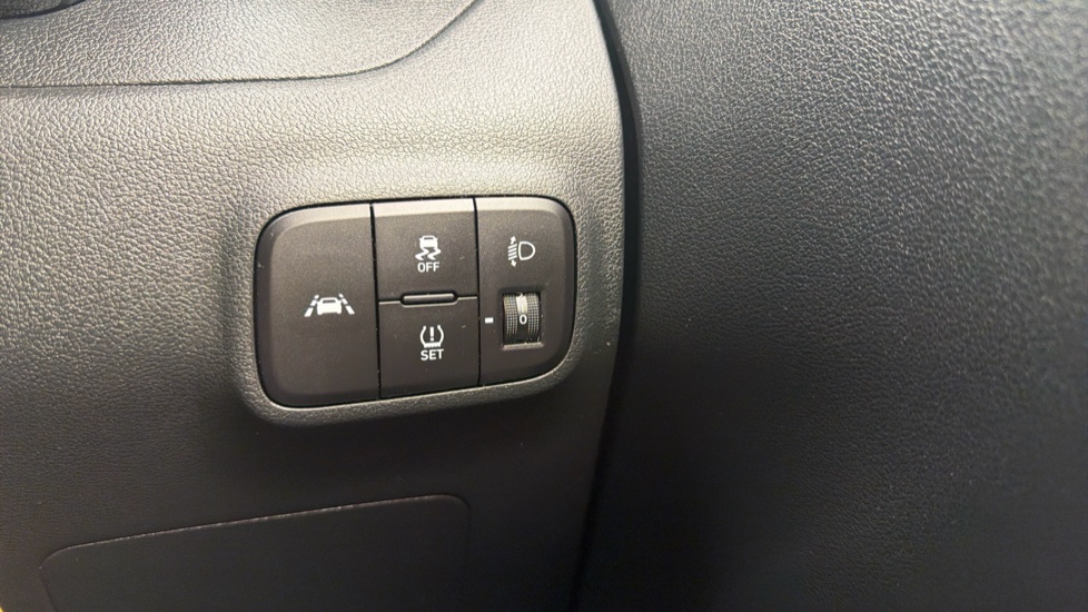 Hyundai i10 1.0 MPi SE Connect 5dr Petrol Hatchback - Image 22