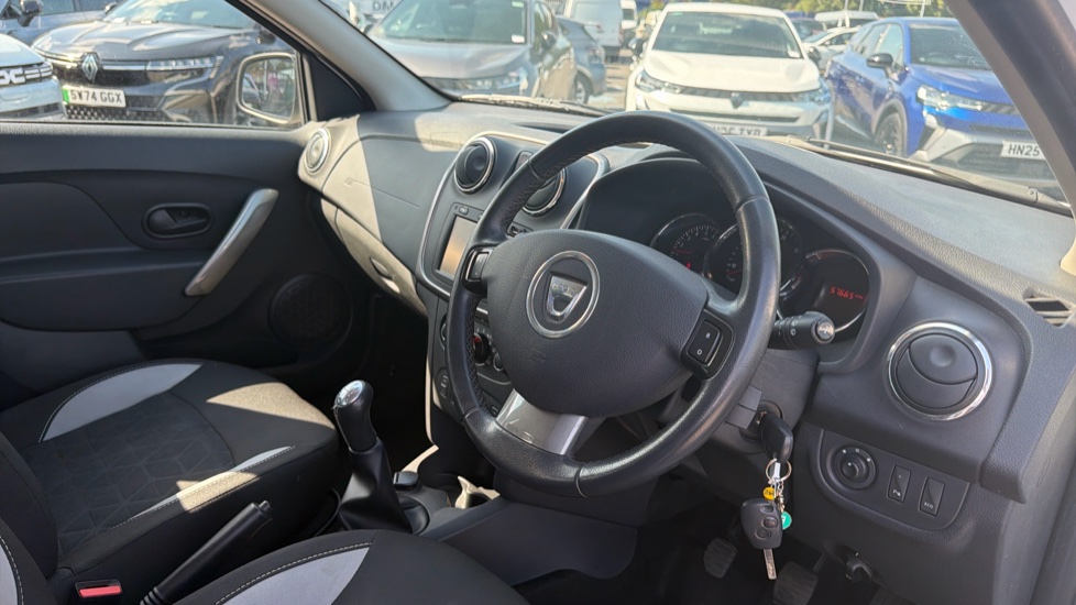 Dacia Sandero Stepway 0.9 TCe Laureate 5dr Petrol Hatchback - Image 11