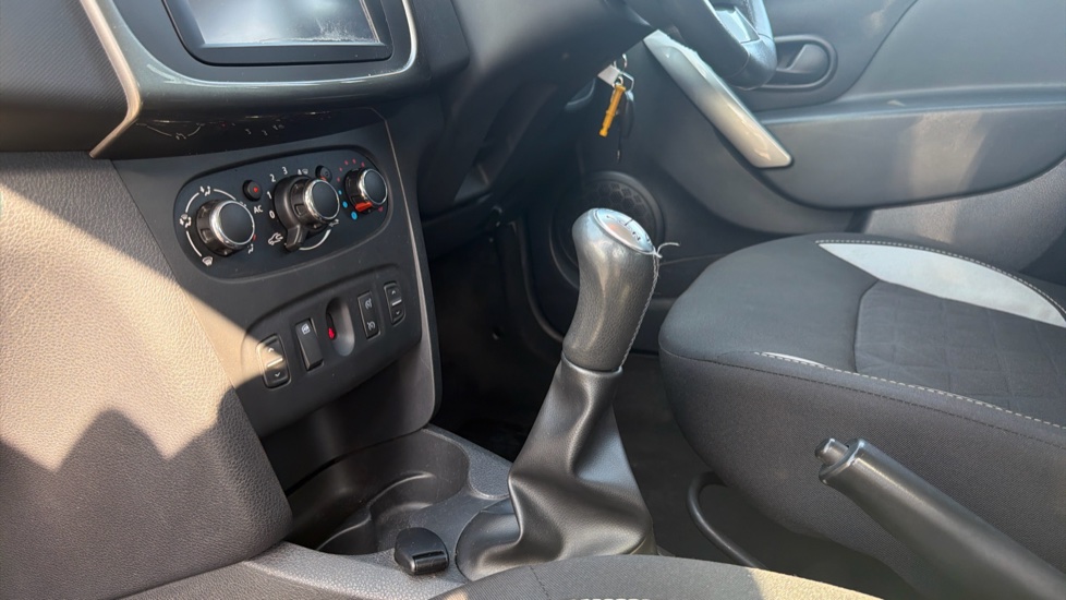 Dacia Sandero Stepway 0.9 TCe Laureate 5dr Petrol Hatchback - Image 13