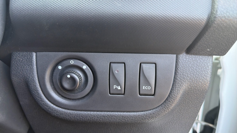 Dacia Sandero Stepway 0.9 TCe Laureate 5dr Petrol Hatchback - Image 21