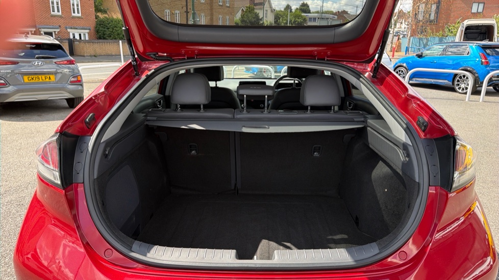 Hyundai IONIQ 1.6 GDi Hybrid Premium SE 5dr DCT Hybrid Hatchback - Image 4