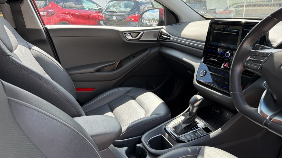 Hyundai IONIQ 1.6 GDi Hybrid Premium SE 5dr DCT Hybrid Hatchback - Image 14