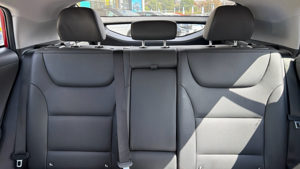 Hyundai IONIQ 1.6 GDi Hybrid Premium SE 5dr DCT Hybrid Hatchback - Image 15
