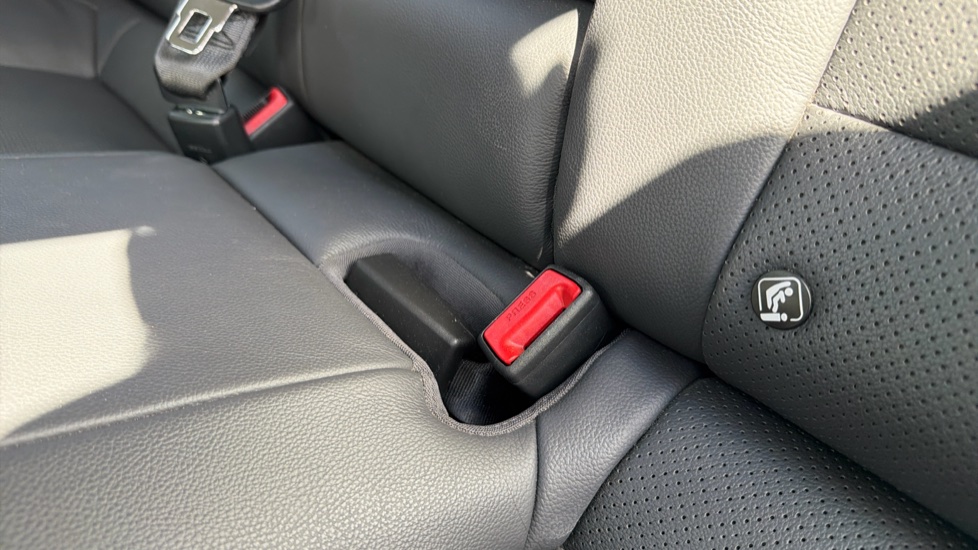 Hyundai IONIQ 1.6 GDi Hybrid Premium SE 5dr DCT Hybrid Hatchback - Image 17