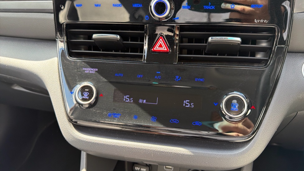 Hyundai IONIQ 1.6 GDi Hybrid Premium SE 5dr DCT Hybrid Hatchback - Image 27