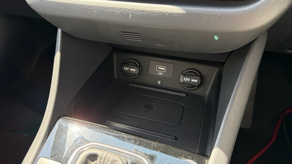 Hyundai IONIQ 1.6 GDi Hybrid Premium SE 5dr DCT Hybrid Hatchback - Image 28