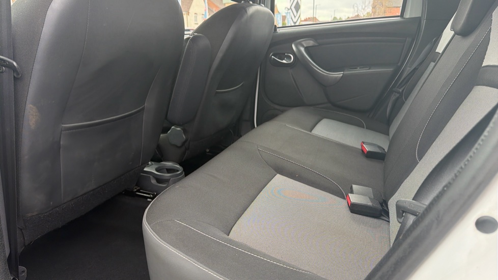 Dacia Duster 1.2 TCe 125 Prestige 5dr Petrol Estate - Image 16