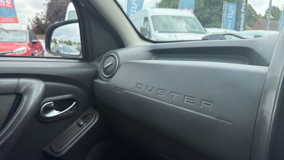 Dacia Duster 1.2 TCe 125 Prestige 5dr Petrol Estate - Image 27