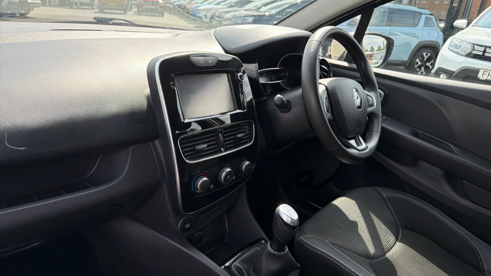 Renault Clio 1.5 dCi 90 Dynamique Nav 5dr Diesel Hatchback - Image 9