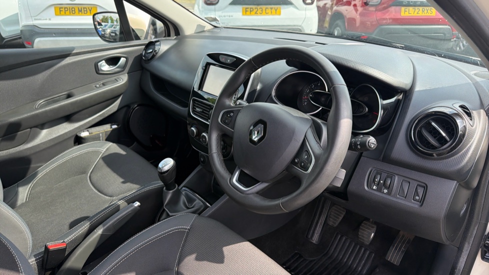 Renault Clio 1.5 dCi 90 Dynamique Nav 5dr Diesel Hatchback - Image 11