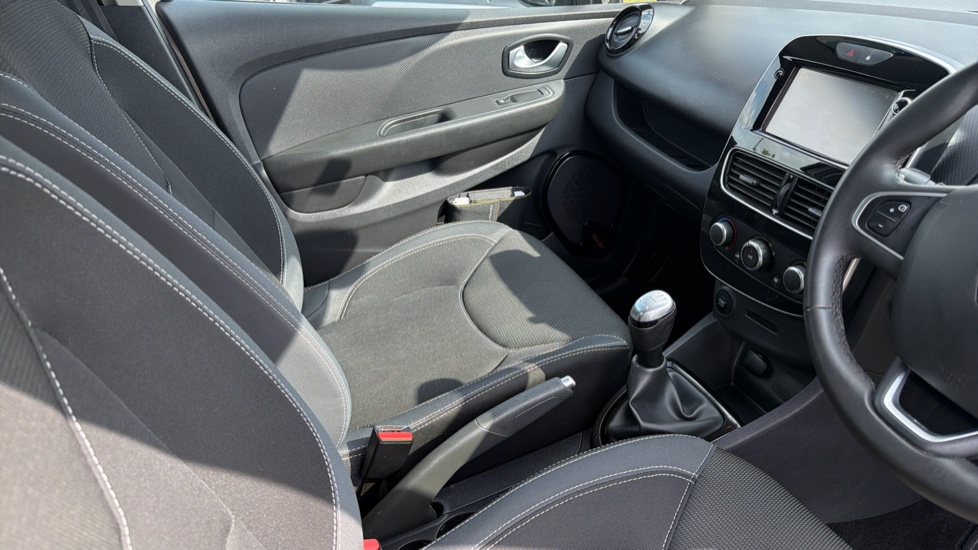 Renault Clio 1.5 dCi 90 Dynamique Nav 5dr Diesel Hatchback - Image 14