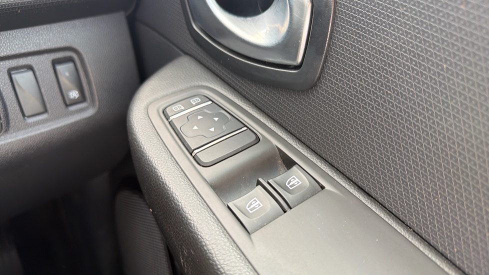 Renault Clio 1.5 dCi 90 Dynamique Nav 5dr Diesel Hatchback - Image 21