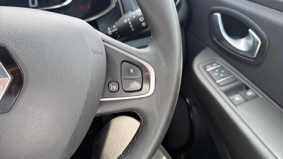 Renault Clio 1.5 dCi 90 Dynamique Nav 5dr Diesel Hatchback - Image 23