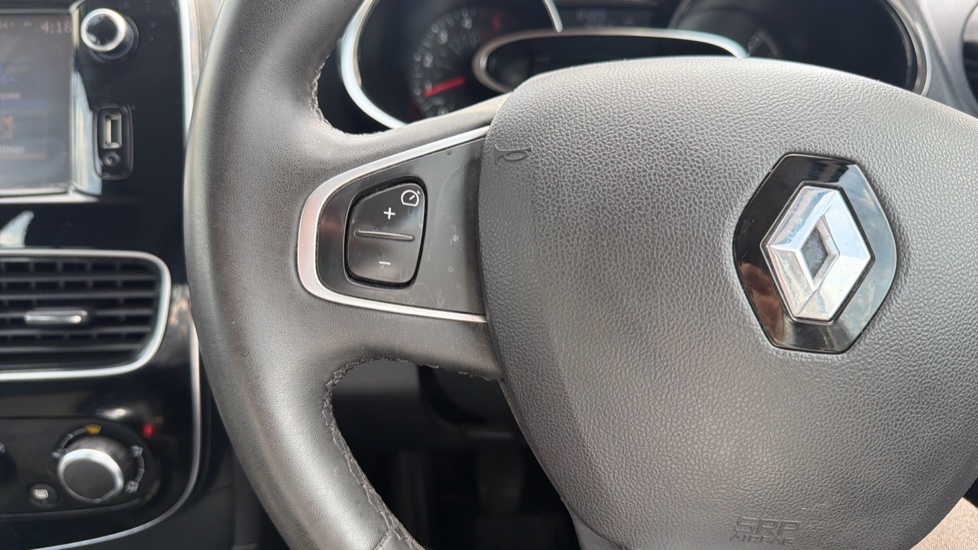Renault Clio 1.5 dCi 90 Dynamique Nav 5dr Diesel Hatchback - Image 24