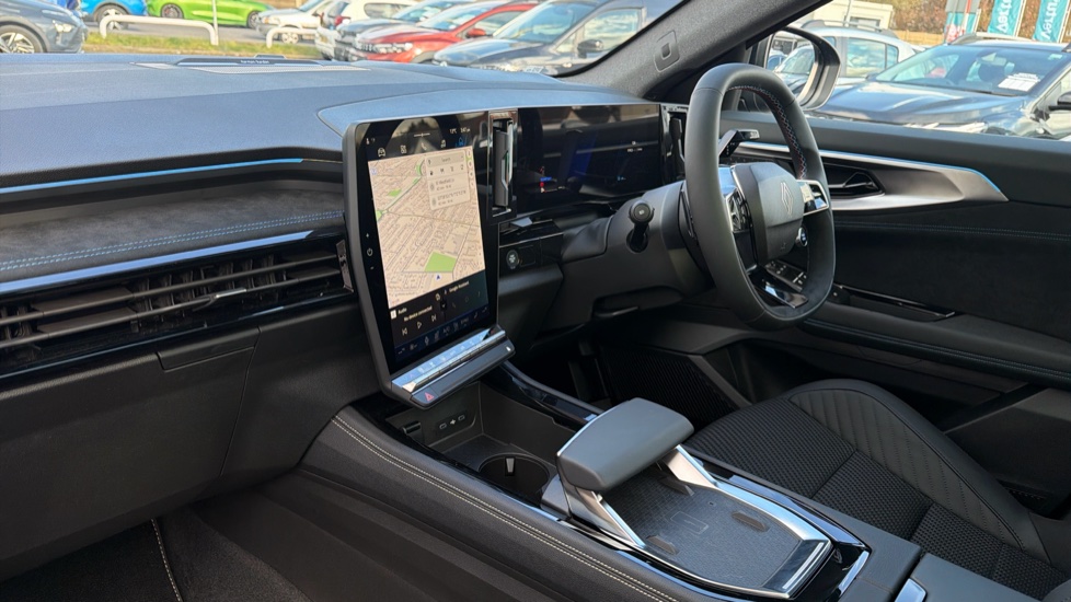 Renault Austral E-Tech Full Hybrid Iconic Esprit Alpine 5dr Auto Hybrid Estate - Image 9