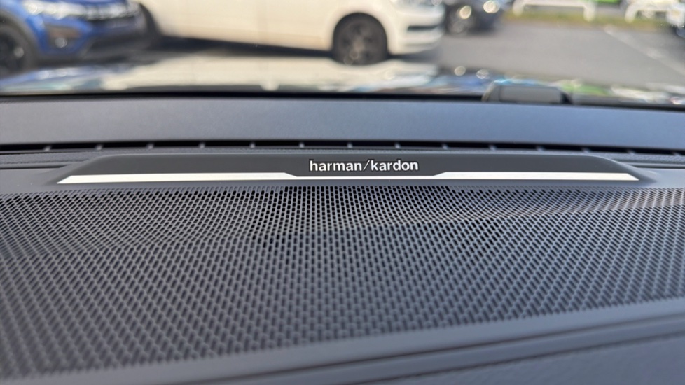 Renault Austral E-Tech Full Hybrid Iconic Esprit Alpine 5dr Auto Hybrid Estate - Image 29