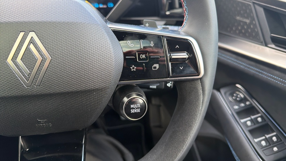 Renault Austral E-Tech Full Hybrid Iconic Esprit Alpine 5dr Auto Hybrid Estate - Image 31