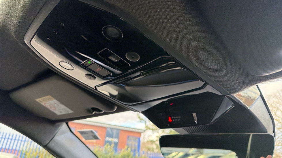 Renault Austral E-Tech Full Hybrid Iconic Esprit Alpine 5dr Auto Hybrid Estate - Image 39