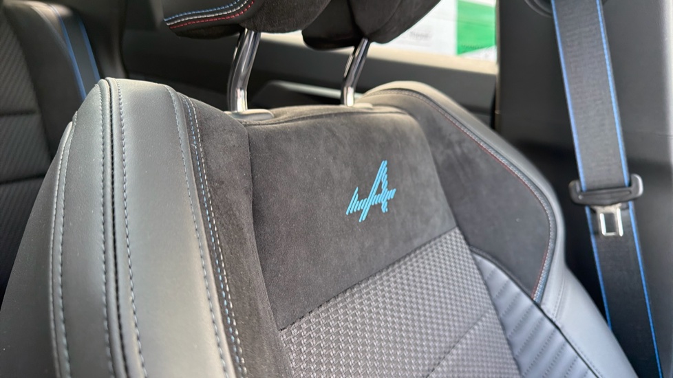 Renault Austral E-Tech Full Hybrid Iconic Esprit Alpine 5dr Auto Hybrid Estate - Image 40