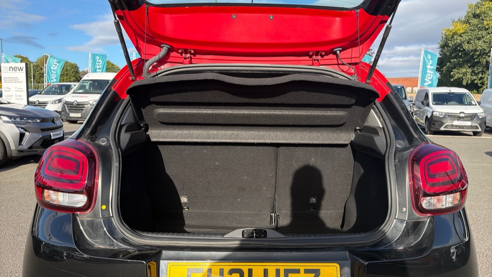 Citroen C3 1.2 PureTech Shine 5dr Petrol Hatchback - Image 4