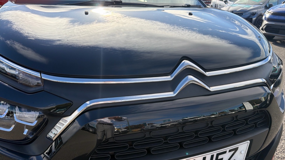 Citroen C3 1.2 PureTech Shine 5dr Petrol Hatchback - Image 8