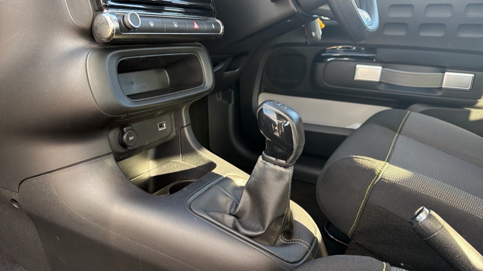 Citroen C3 1.2 PureTech Shine 5dr Petrol Hatchback - Image 13