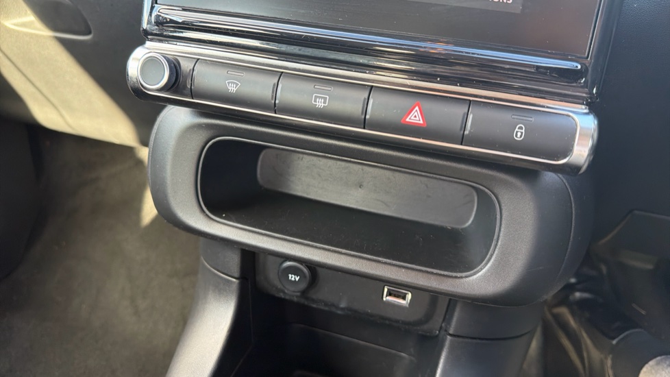 Citroen C3 1.2 PureTech Shine 5dr Petrol Hatchback - Image 27