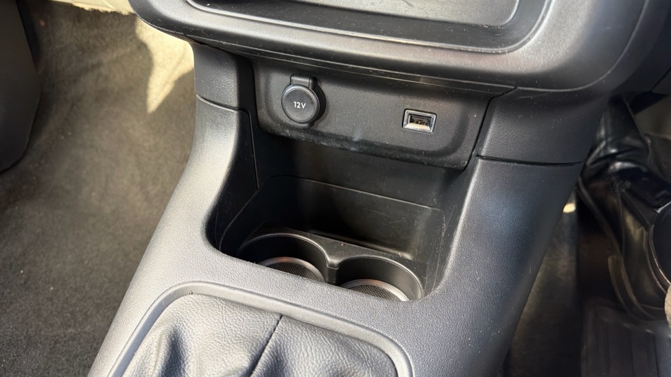 Citroen C3 1.2 PureTech Shine 5dr Petrol Hatchback - Image 28