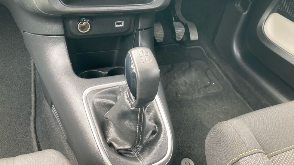 Citroen C3 1.2 PureTech Shine 5dr Petrol Hatchback - Image 13