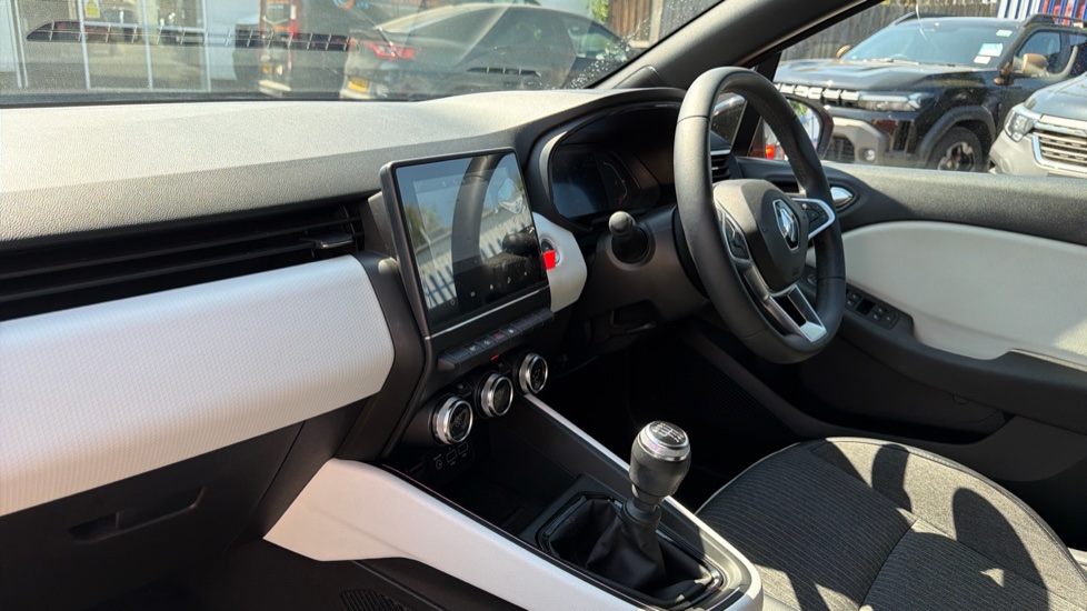 Renault Clio 1.0 TCe 90 Techno 5dr Petrol Hatchback - Image 9