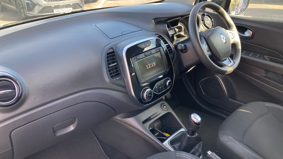 Renault Captur 0.9 TCE 90 Iconic 5dr Petrol Hatchback - Image 9