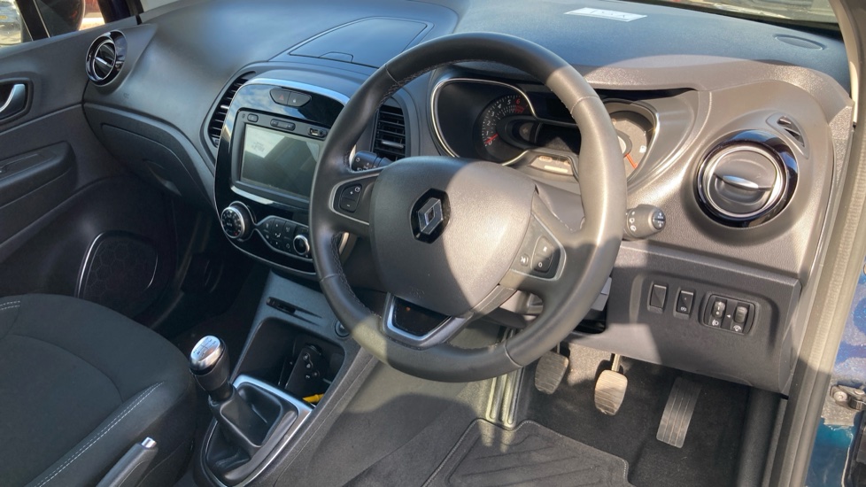 Renault Captur 0.9 TCE 90 Iconic 5dr Petrol Hatchback - Image 11