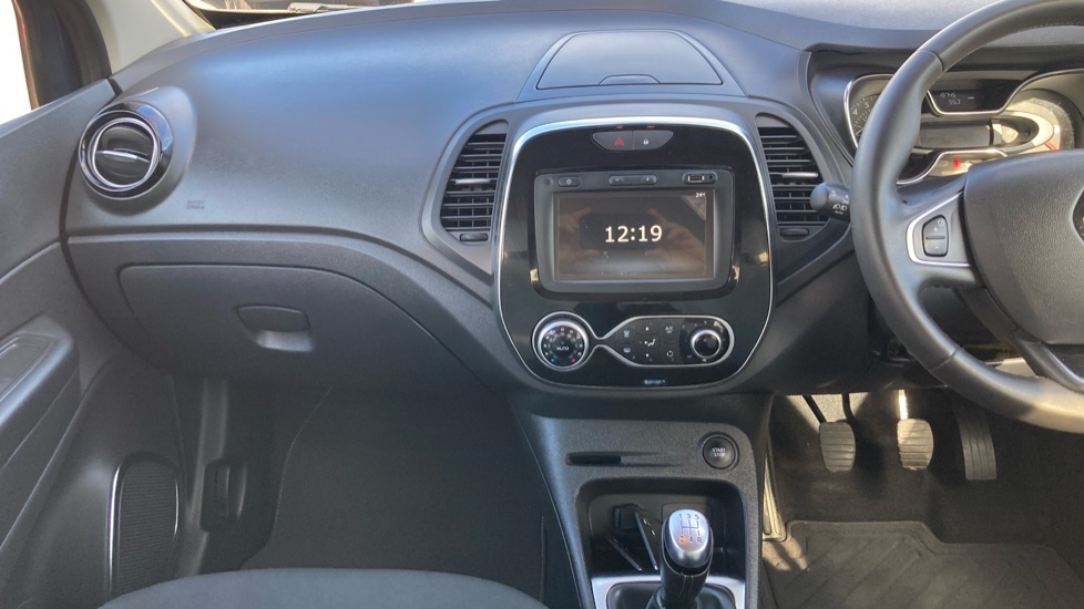 Renault Captur 0.9 TCE 90 Iconic 5dr Petrol Hatchback - Image 14
