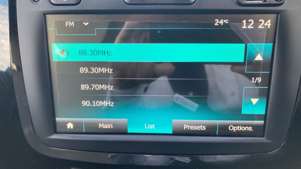 Renault Captur 0.9 TCE 90 Iconic 5dr Petrol Hatchback - Image 30