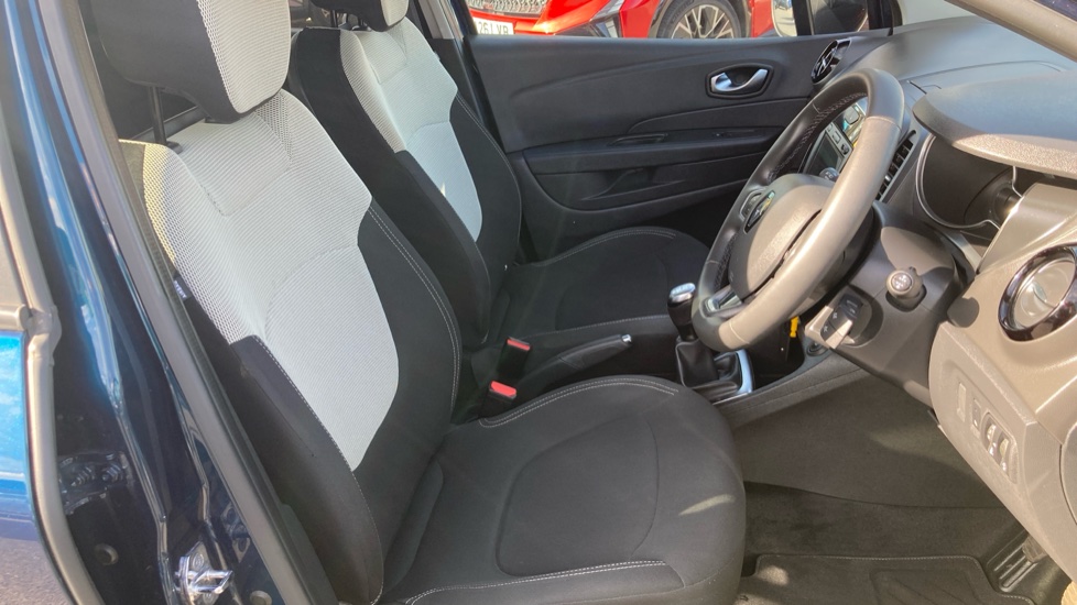 Renault Captur 0.9 TCE 90 Iconic 5dr Petrol Hatchback - Image 33
