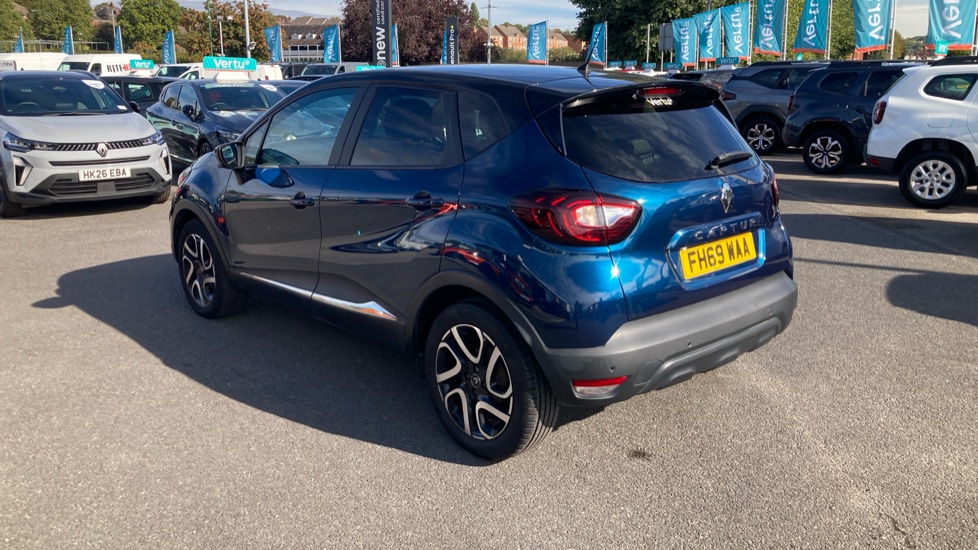 Renault Captur 0.9 TCE 90 Iconic 5dr Petrol Hatchback - Image 45
