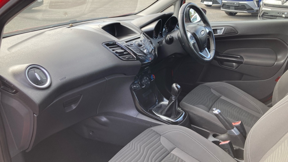 Ford Fiesta 1.5 TDCi Zetec 5dr Diesel Hatchback - Image 9