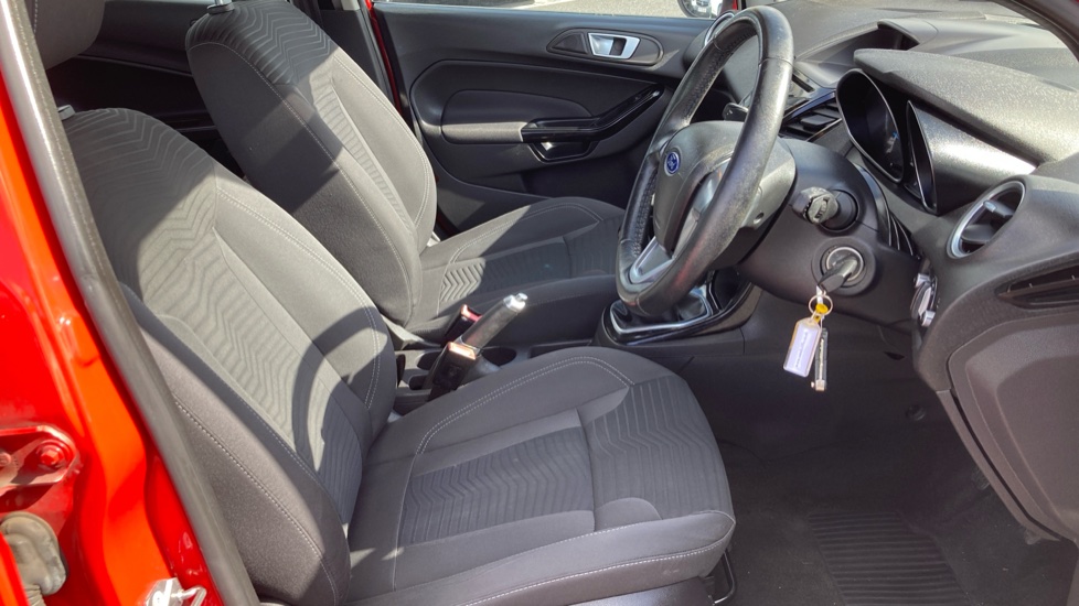 Ford Fiesta 1.5 TDCi Zetec 5dr Diesel Hatchback - Image 28