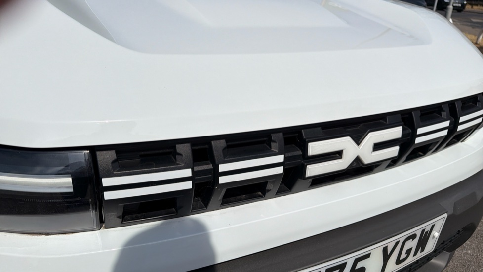 Dacia Duster 1.6 Hybrid 140 Journey 5dr Auto Hybrid Estate - Image 8