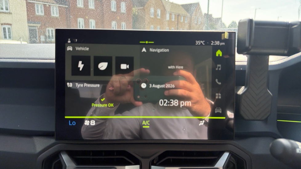 Dacia Duster 1.6 Hybrid 140 Journey 5dr Auto Hybrid Estate - Image 12