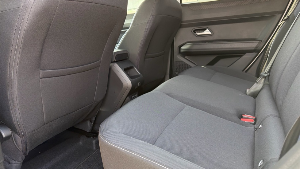 Dacia Duster 1.6 Hybrid 140 Journey 5dr Auto Hybrid Estate - Image 16