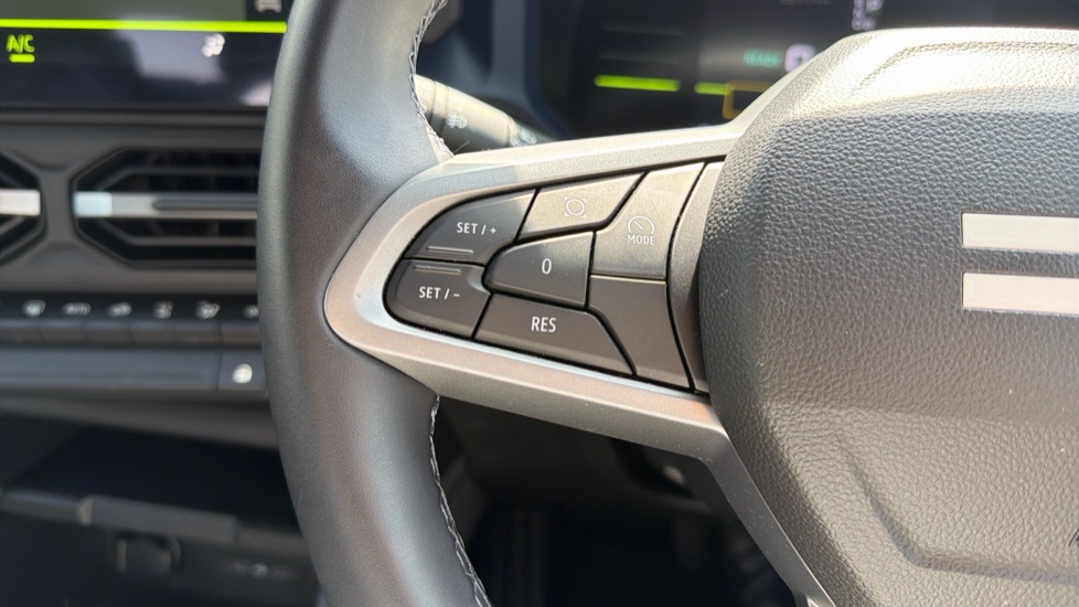 Dacia Duster 1.6 Hybrid 140 Journey 5dr Auto Hybrid Estate - Image 25
