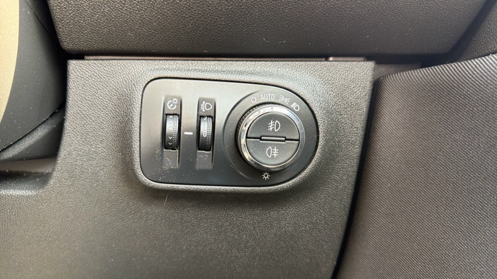 Vauxhall Corsa 1.4 ecoFLEX Excite 5dr [AC] Petrol Hatchback - Image 22