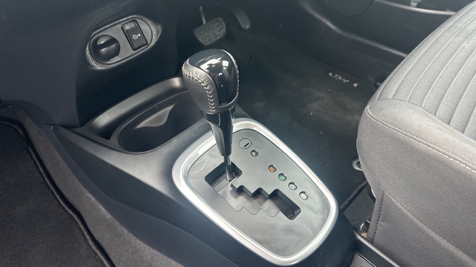Toyota Yaris 1.5 Hybrid Icon 5dr CVT Hybrid Hatchback - Image 13