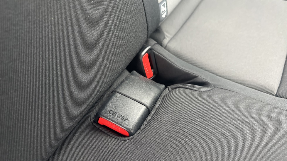 Toyota Yaris 1.5 Hybrid Icon 5dr CVT Hybrid Hatchback - Image 17