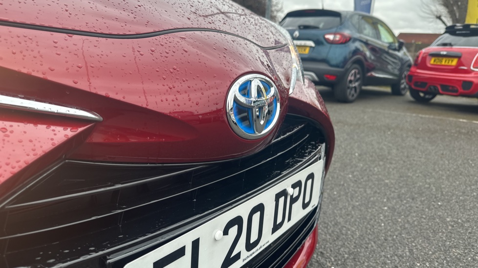 Toyota Yaris 1.5 Hybrid Icon 5dr CVT Hybrid Hatchback - Image 24