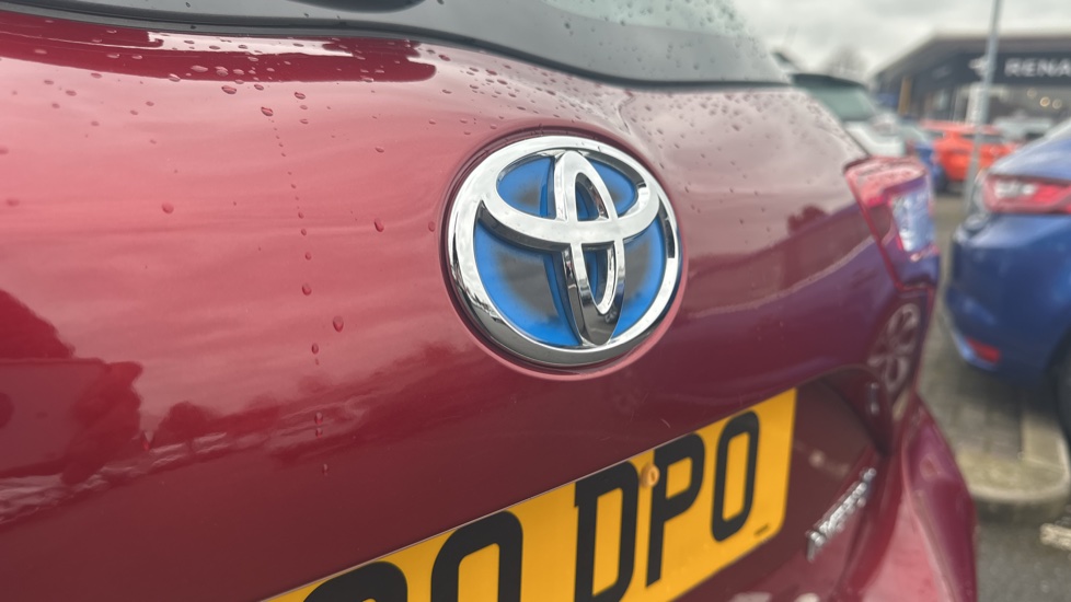 Toyota Yaris 1.5 Hybrid Icon 5dr CVT Hybrid Hatchback - Image 27