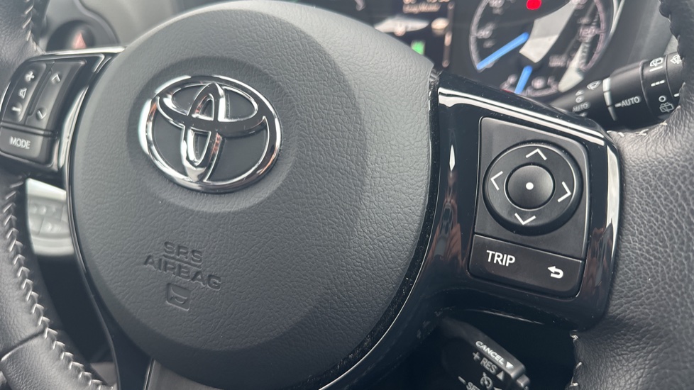 Toyota Yaris 1.5 Hybrid Icon 5dr CVT Hybrid Hatchback - Image 32