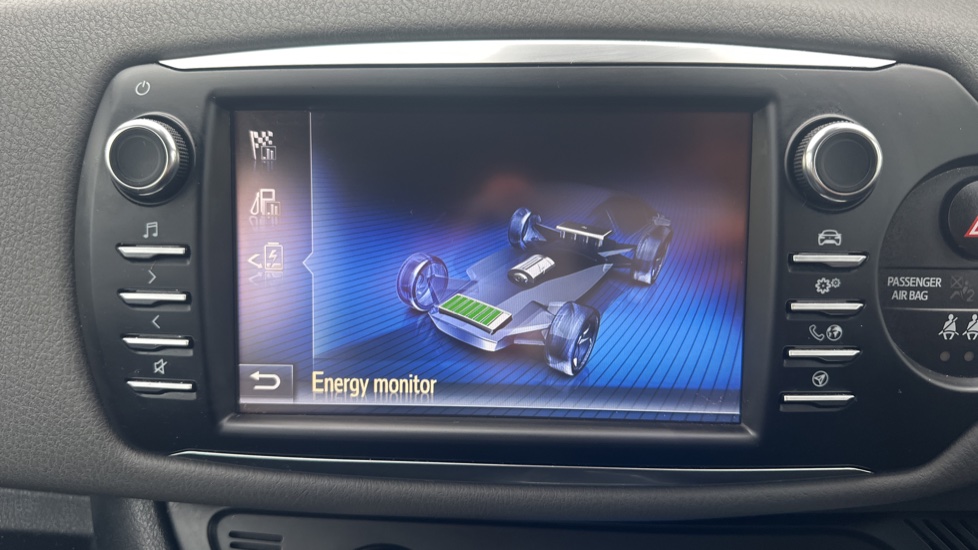 Toyota Yaris 1.5 Hybrid Icon 5dr CVT Hybrid Hatchback - Image 38